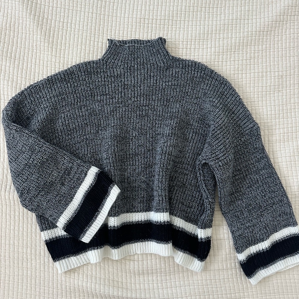 Boxy Crop Mock Neck Sweater Heather Gray M